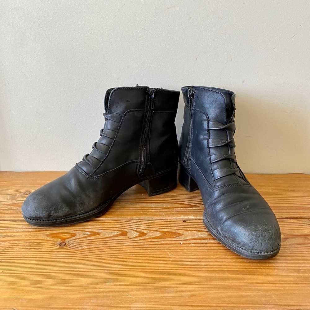 Naturalizer | Vintage Black Ankle Boots Made in Canada